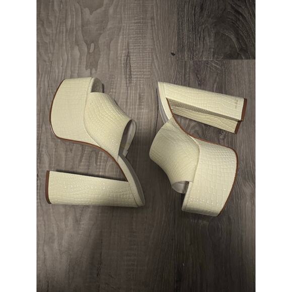 Schutz Danna Square Croc White Block Heel Sandals Size 5.5B